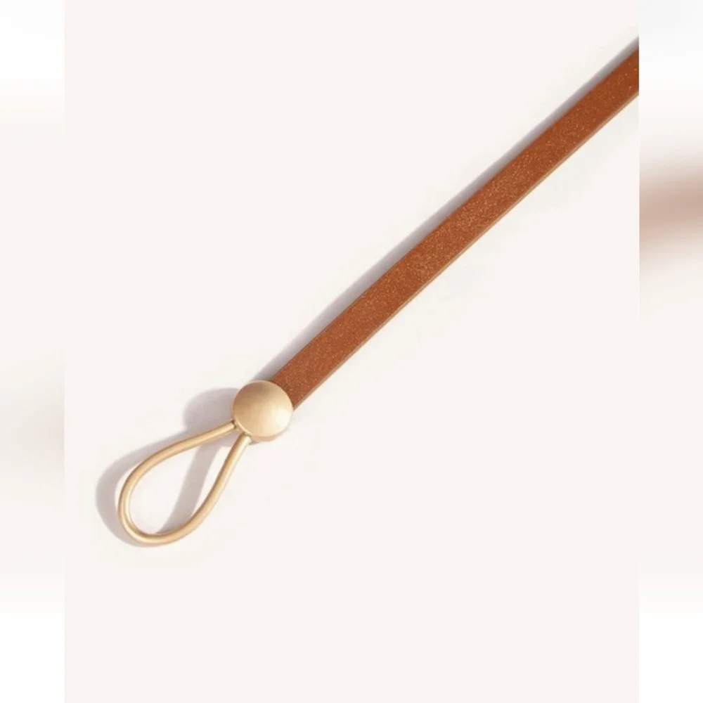 Elegant Brown Belt with Gold Accent